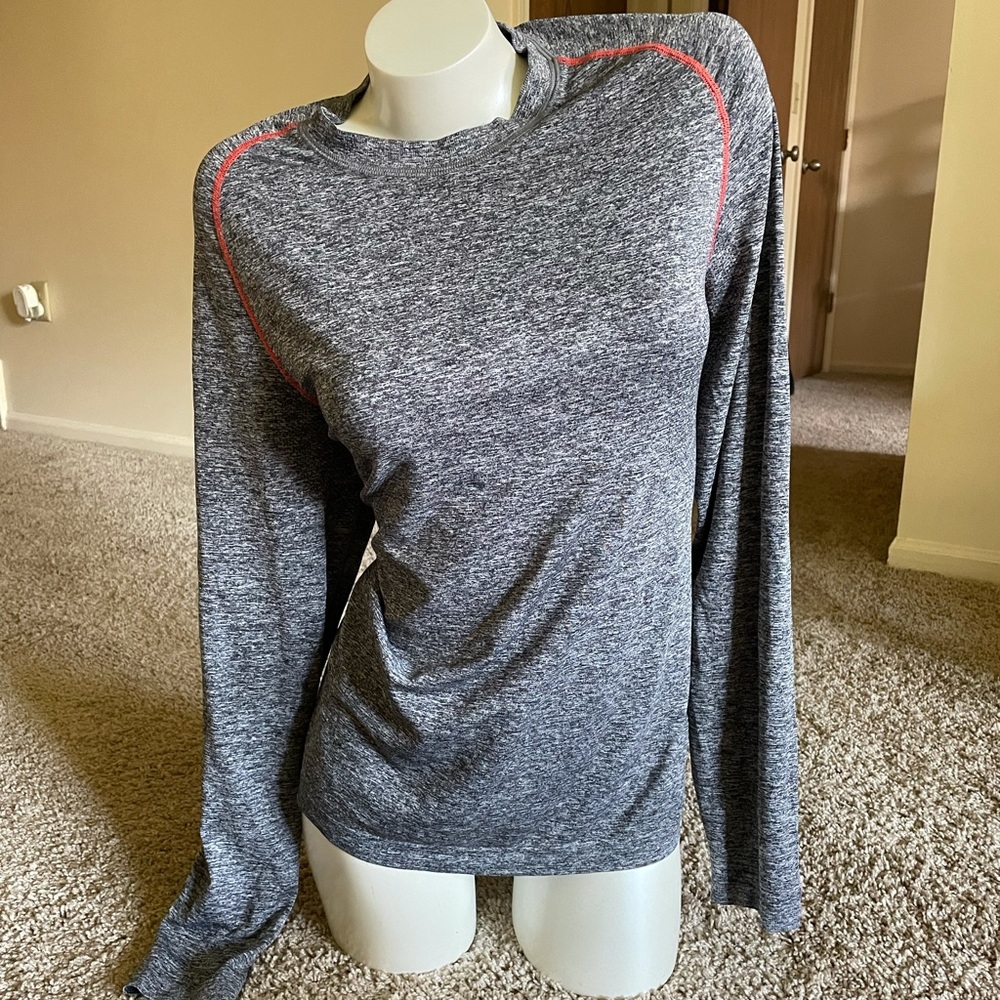 Men’s Lululemon Grey long sleeve
